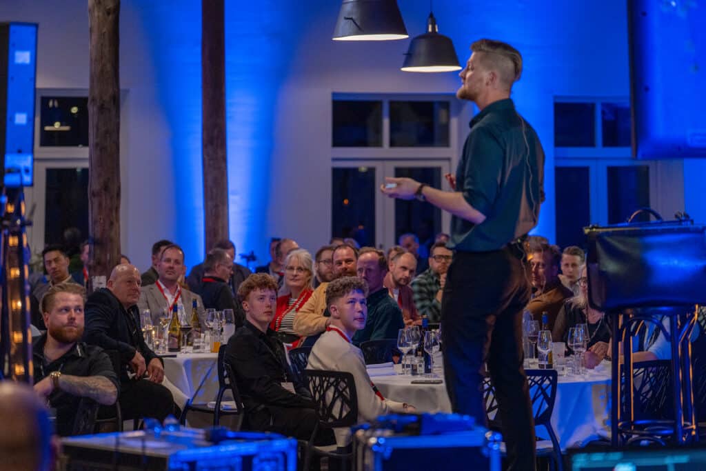 Trylleshow og close-up trylleri til julefrokost