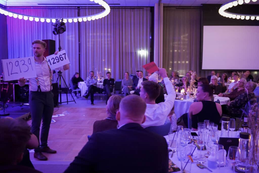 Magician and comedian Anders Andresen performs a joint magic show for a birthday