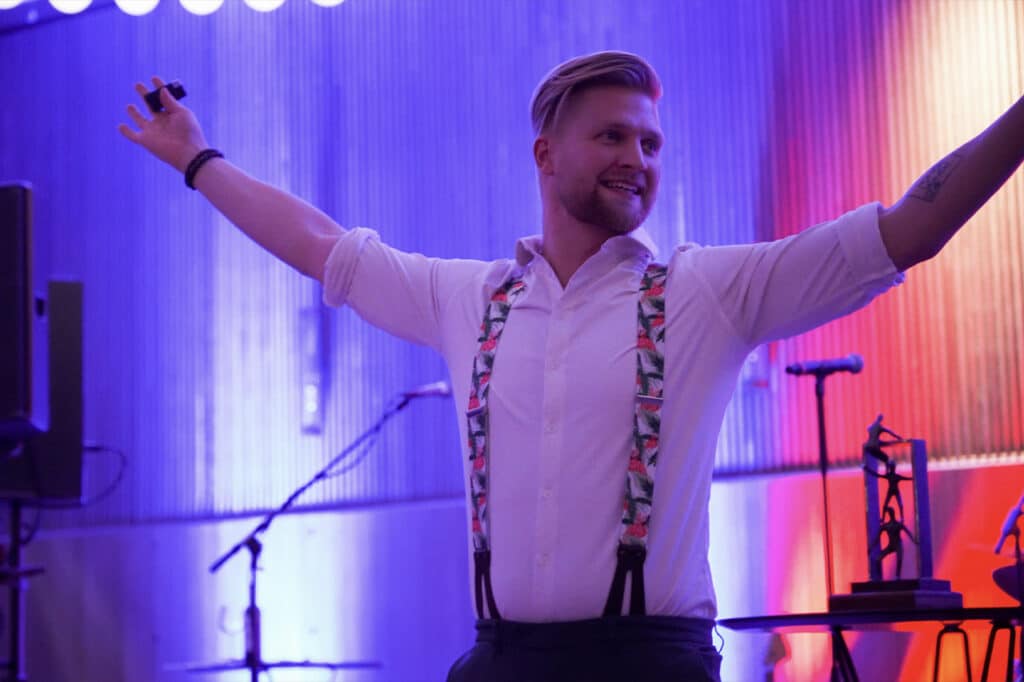 Underholdning til diamantbryllup med tryllekunstner Anders Andresen